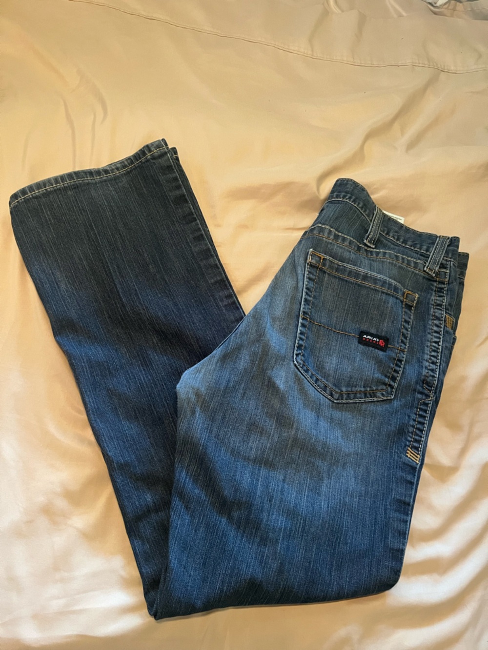 Ariat ER Men's Relaxed Fit Jeans in Medium Blue Denim 34/32